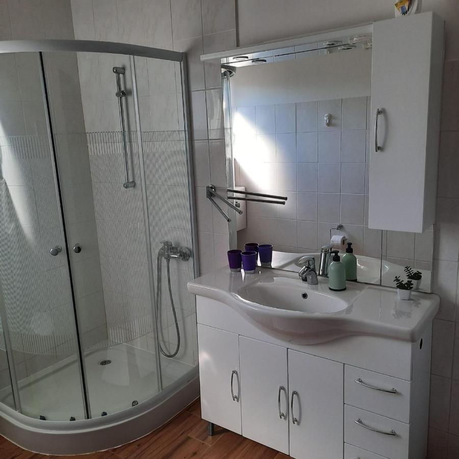 Apartmani Loli Ugljan Dış mekan fotoğraf