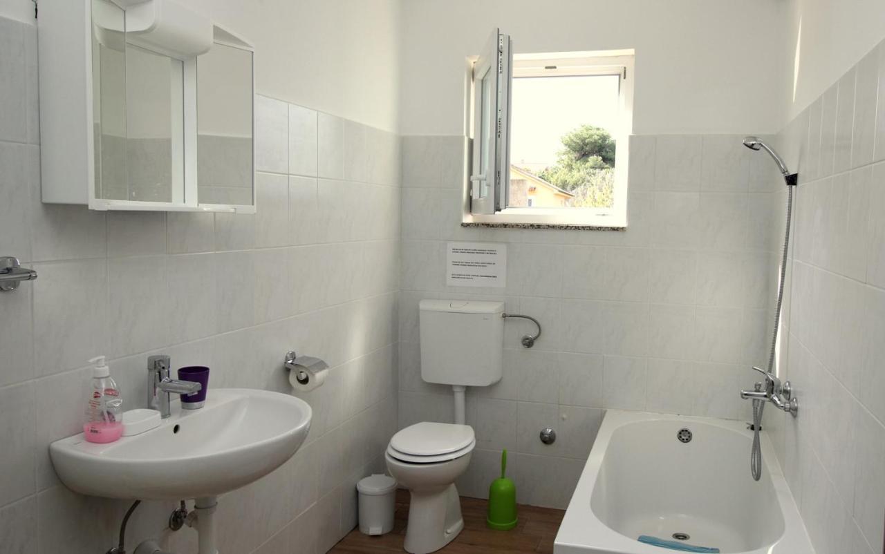 Apartmani Loli Ugljan Dış mekan fotoğraf